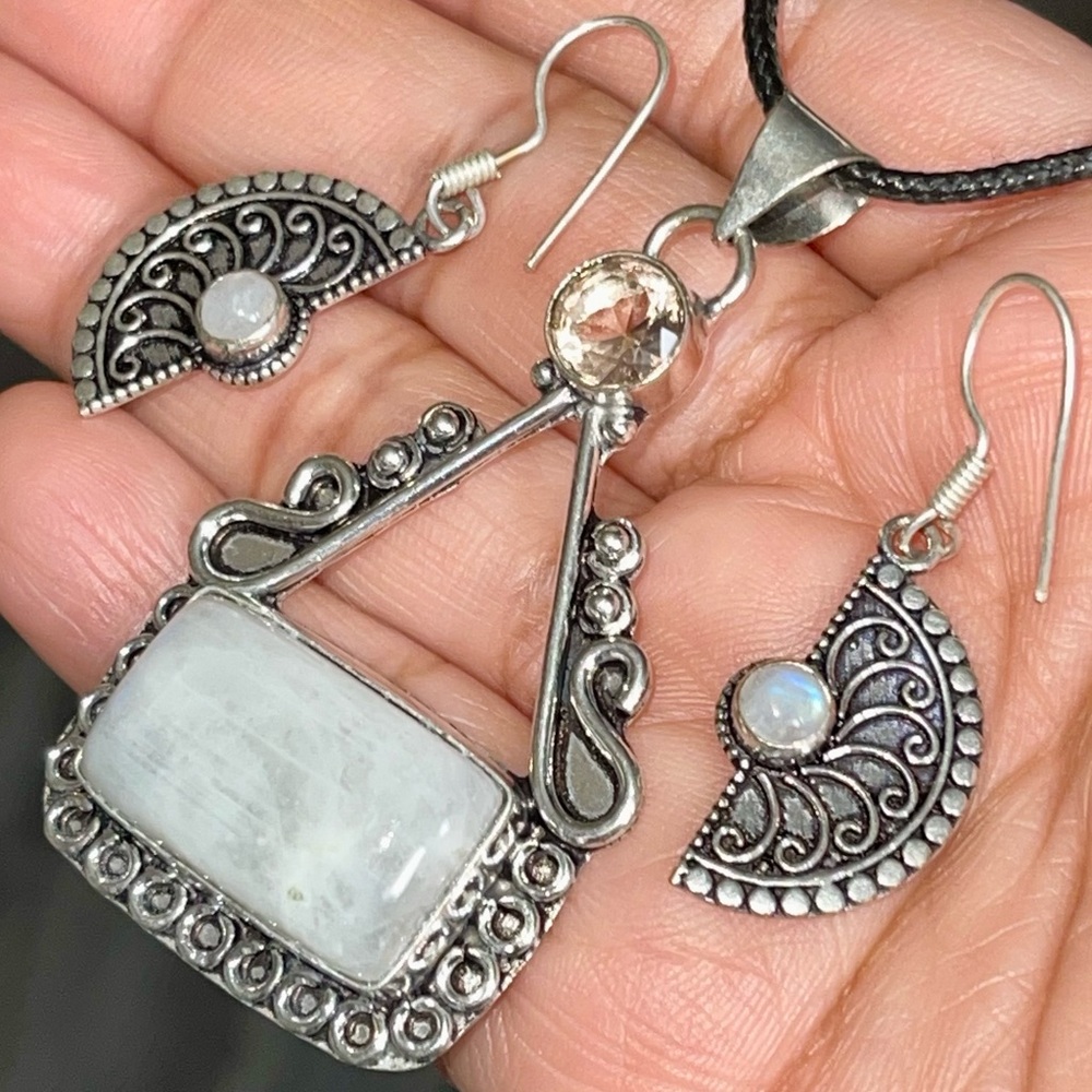 Rainbow Moonstone Pendant & Earrings Set
